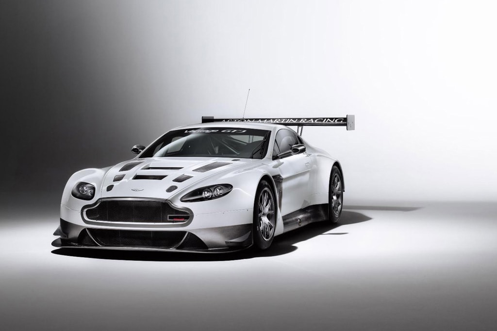 Астон Мартин V12 Vantage GT3