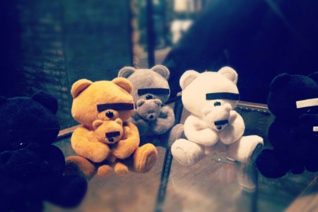 Эксклюзивный обзор плюшевой игрушки UNDERCOVER Rebel Bear в Гонконгском магазине
