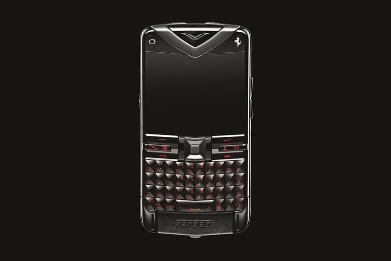 携帯電話本体 Vertu Quest Ferrari Special Edition Vertu Quest Ferrari Special Edition