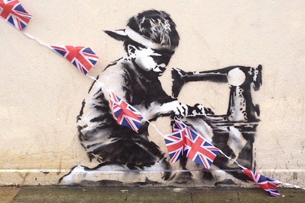 Трафарет Бэнкси с изображением детского труда Юнион Джек в Лондоне