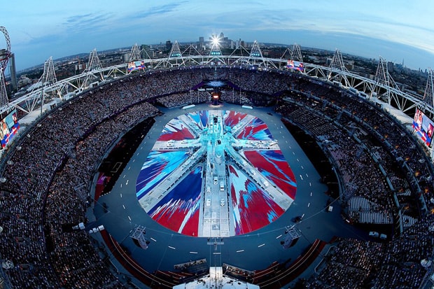 Дэмиен Херст Флаг Великобритании на церемонии закрытия Олимпийских игр 2012 года в Лондоне