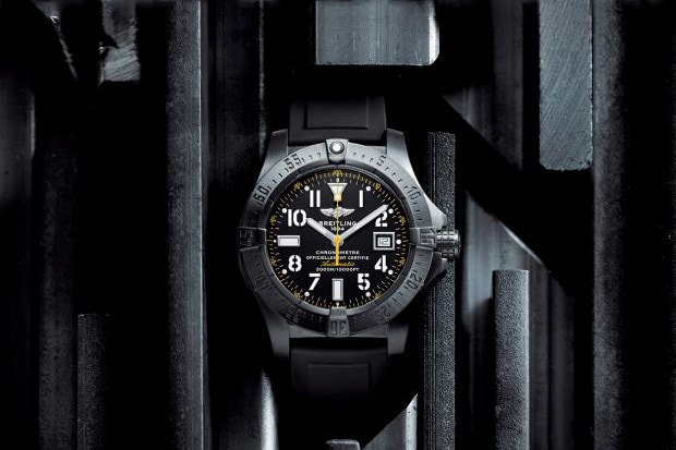 Breitling Avenger Seawolf Blacksteel Код Желтый