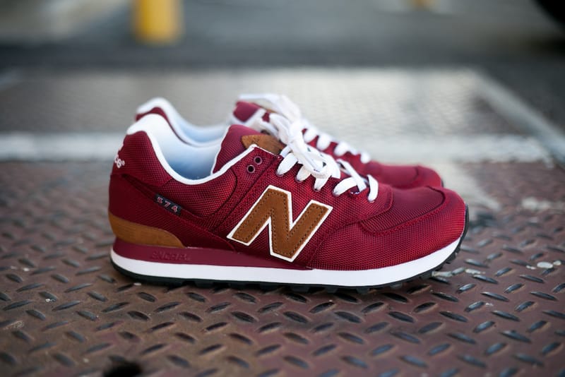 Maroon and gold new balance clearance 574