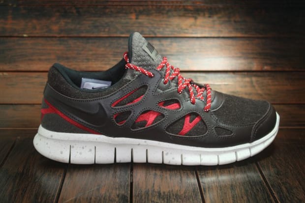 Nike free run red and black best sale