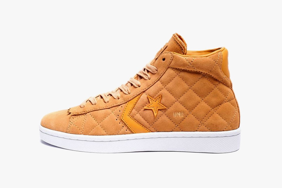 converse pro leather mid on feet