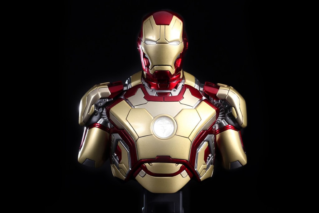 Коллекционный бюст Hot Toys Iron Man 3 Mark XLII