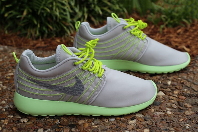 Nike roshe cheap run doré