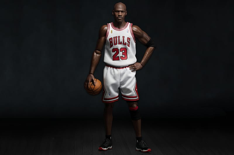 Michael Jordan 1/6 フィギュア 1/6 REAL MASTERPIECE - NBA COLLECTION MICHAEL JORDAN ACTION