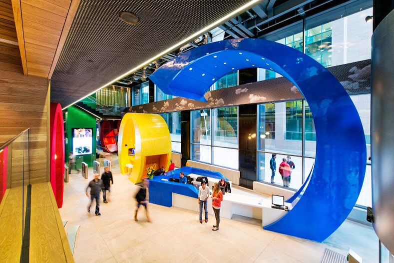 Взгляд внутрь штаб-квартиры Google в Дублине