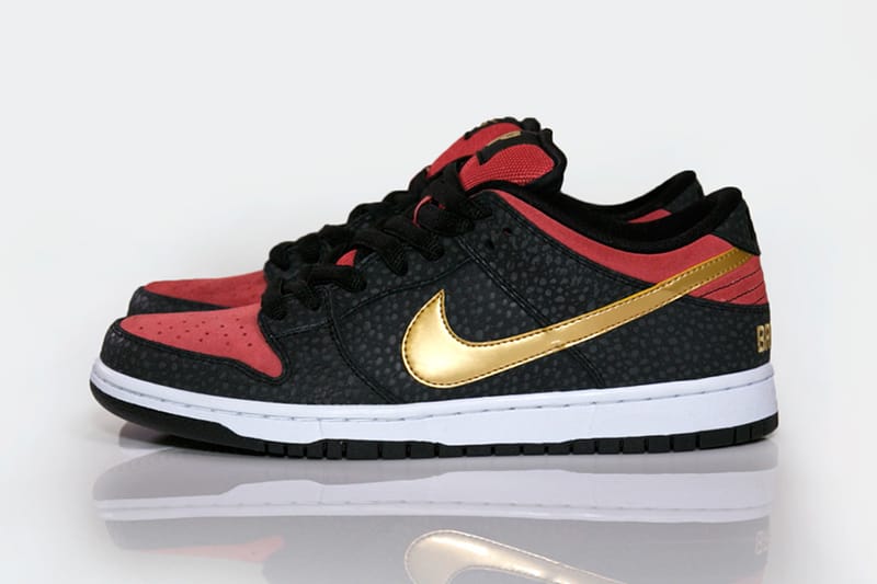 Nike sb dunk low walk deals of fame