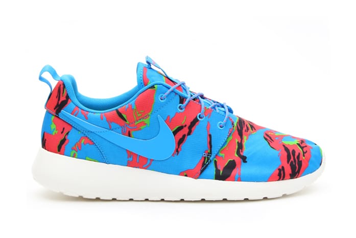 Nike roshe blue camo hotsell