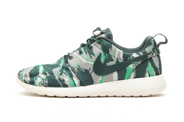 Camo nike cheap roshe shoes