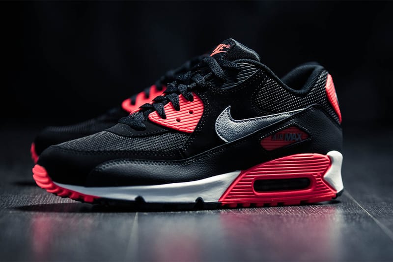 Nike air max 90 essential black on sale infrared