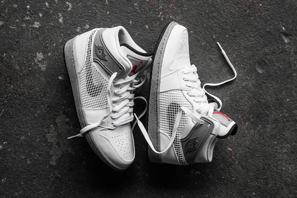 A Closer Look at the Air Jordan 1 Retro '89 White/Cement Grey