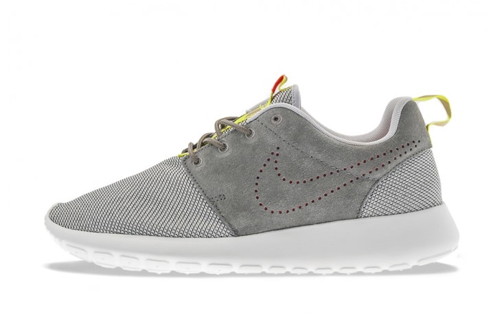 grey nike roshe womens