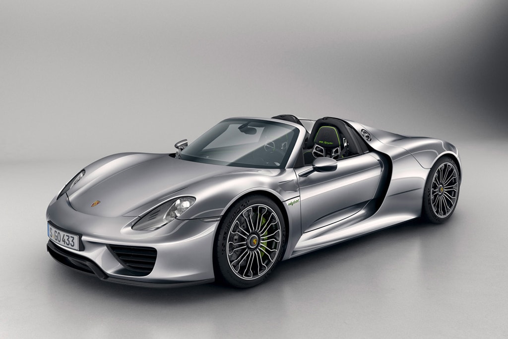 Porsche официально представляет 918 Spyder