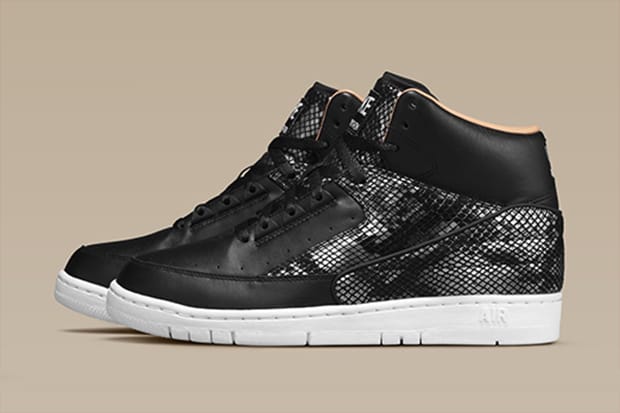 Nike air python black hot sale gold