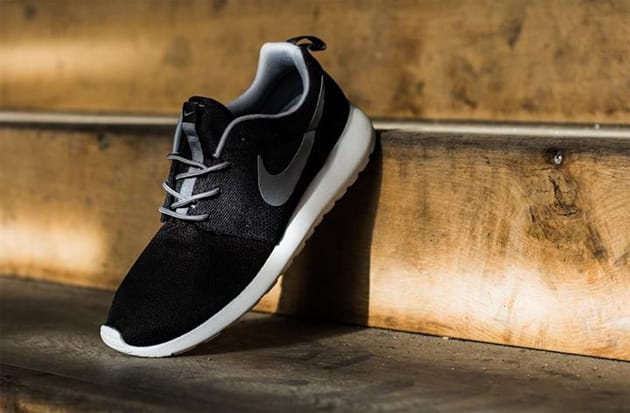 Nike roshe 1 black and white online