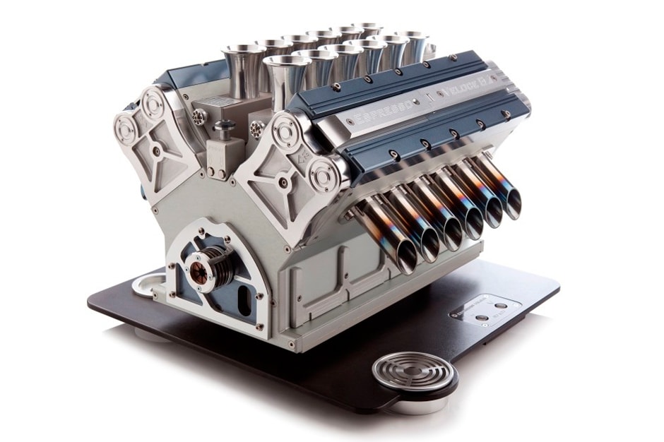 Эспрессо-машина V12 позаимствовала концепцию дизайна у двигателей Формулы-1