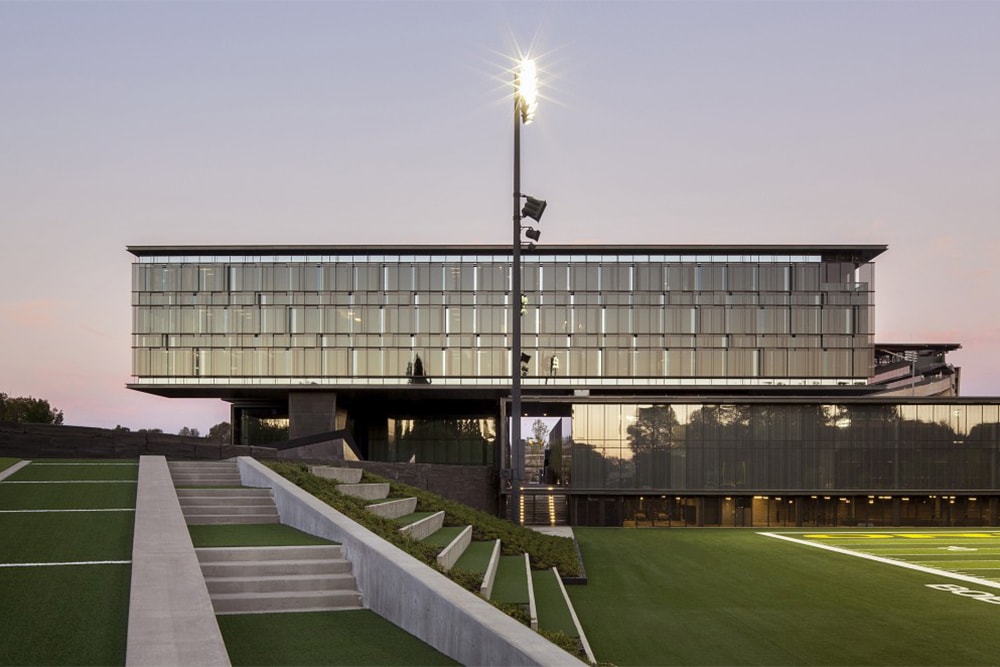 Взгляд внутрь комплекса Хэтфилд-Даулин Университета Орегона от ZGF Architects