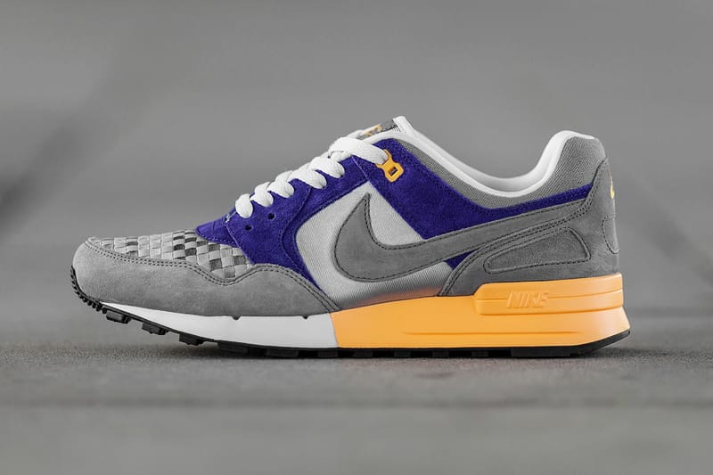 Nike air clearance pegasus at purple