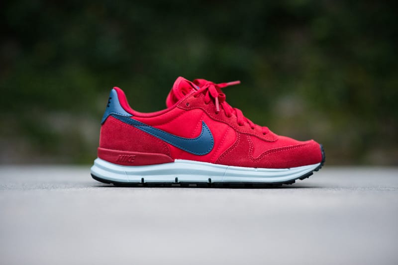 Nike Lunar Internationalist University Red New Slate Sea Spray