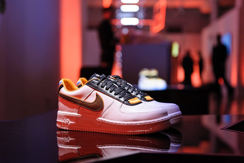 Recent nikes store