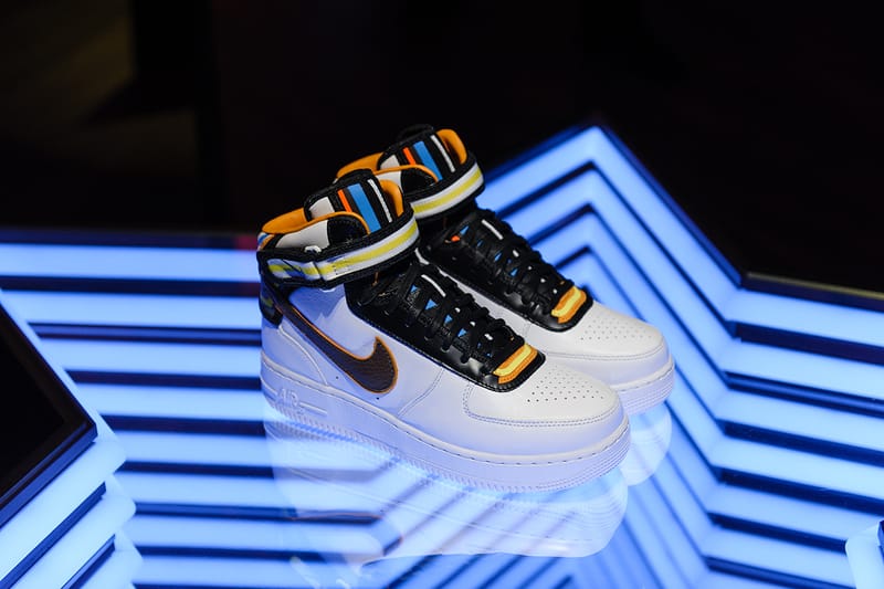 Nike + r.t. on sale air force 1 mid