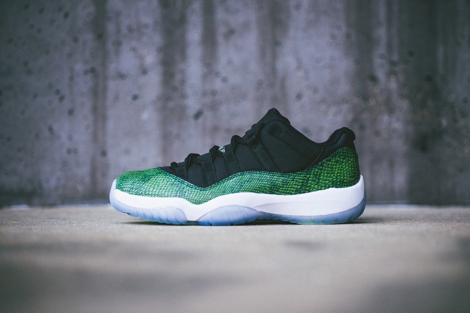 jordan 11 low nightshade