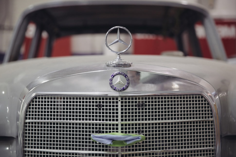 Gear Patrol исследует Центр классики Mercedes-Benz