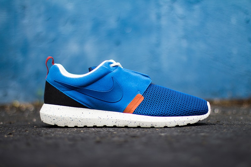 blue nike roshe run