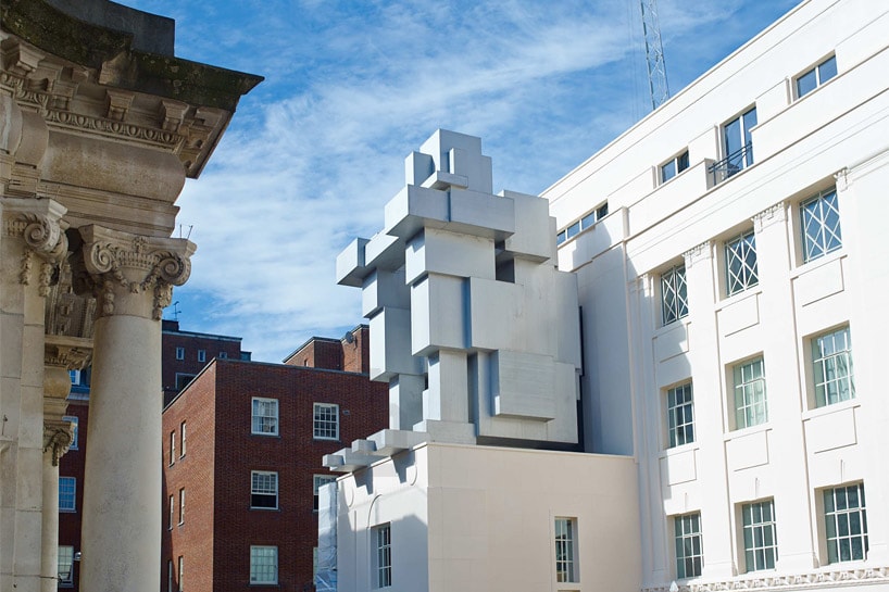 Энтони Гормли создает живую кубическую скульптуру для отеля Beaumont