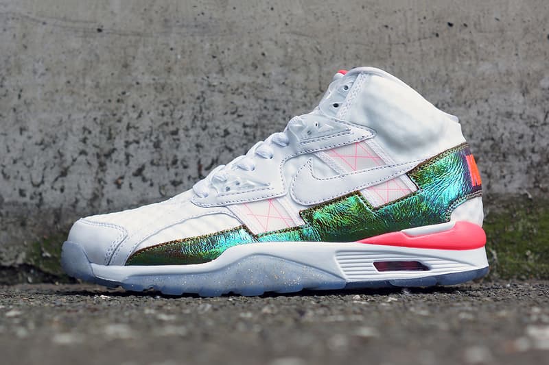 nike air trainer sc pink green