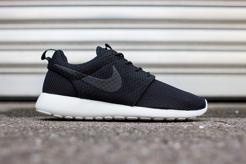 Nike Roshe Run Black And Blue