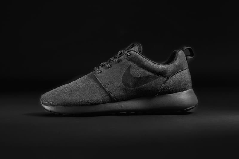 foot locker black nikes
