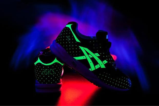 Asics glow in outlet the dark womens shoes