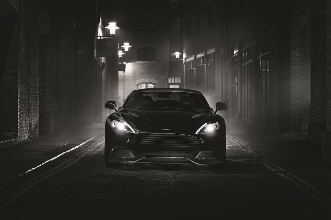 Aston Martin Vanquish Carbon Edition