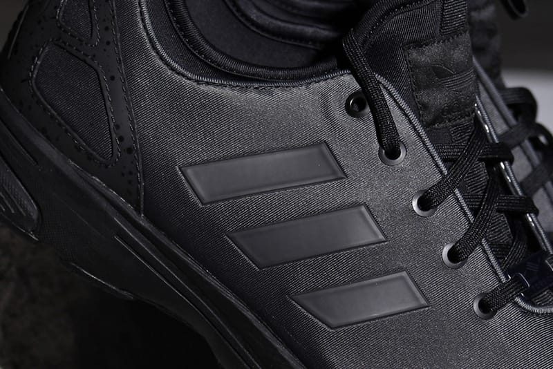 Originals zx flux trainers in triple black best sale