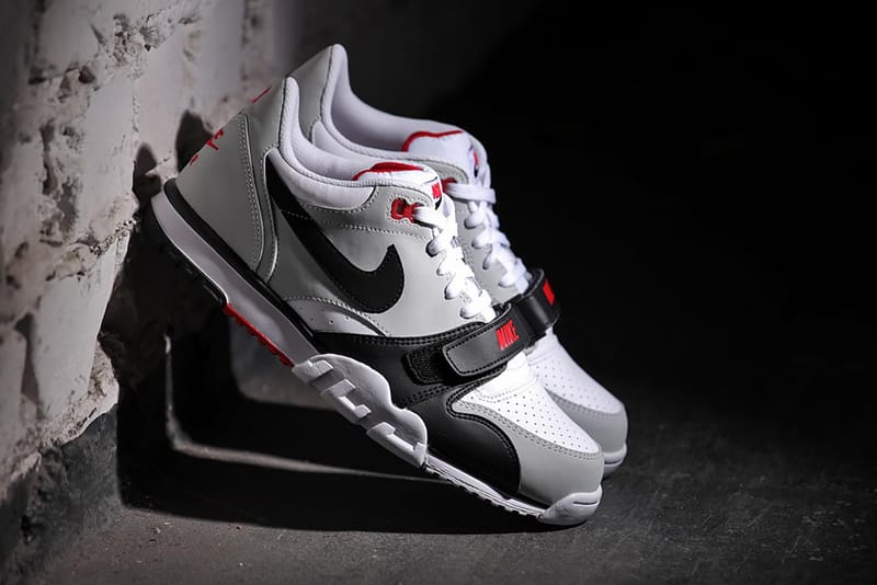 Nike air trainer red best sale