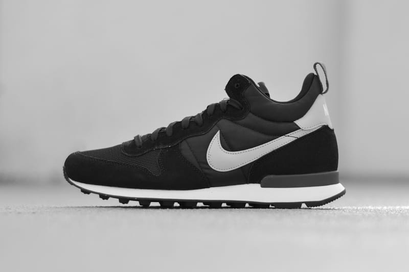 Nike internationalist black suede online