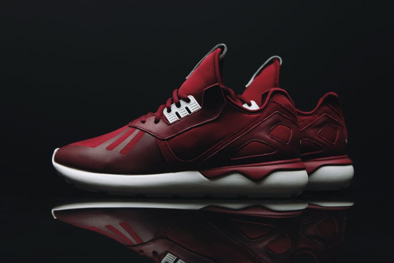 Adidas hotsell red tubular