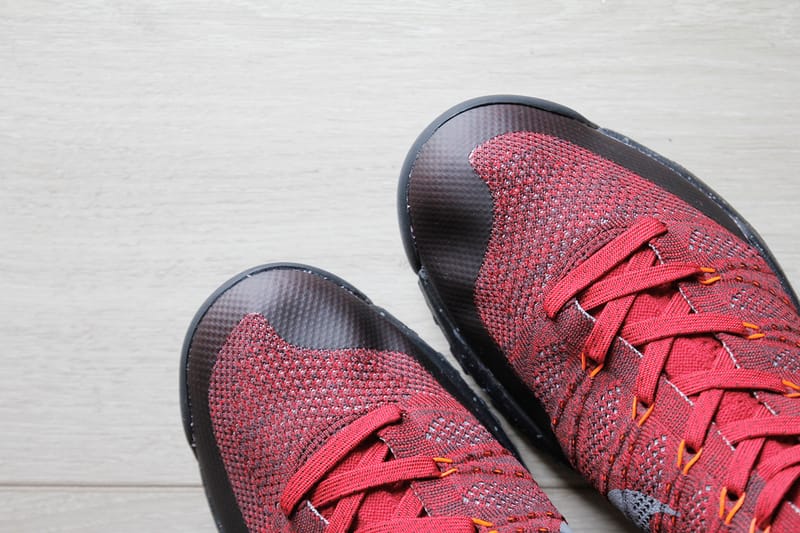 Nike flyknit chukka red hot sale black