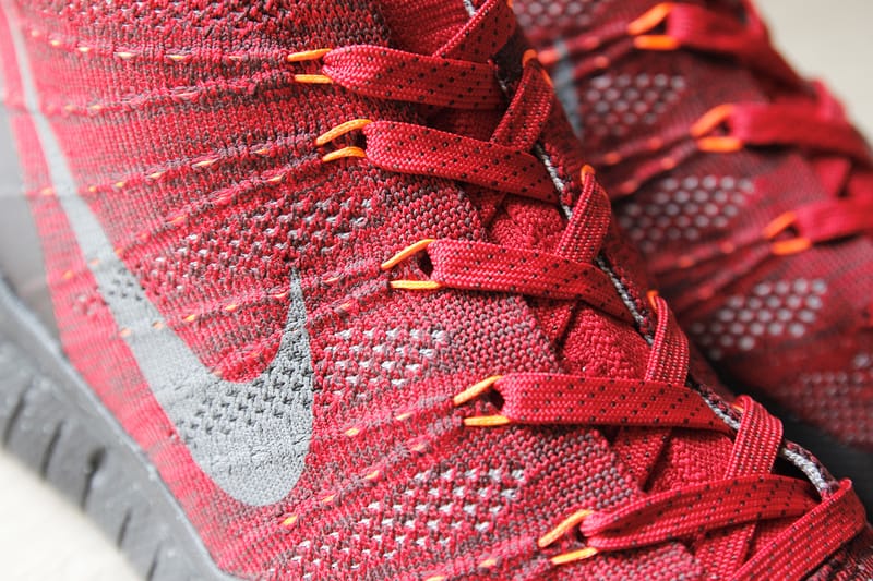 Nike chukka flyknit sales red