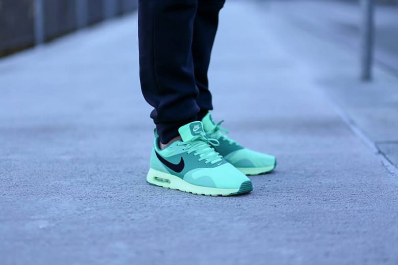 Nike air max tavas green clearance suede