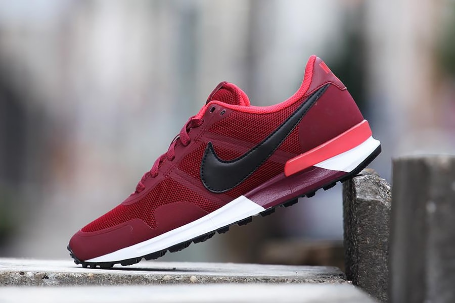 nike red pegasus