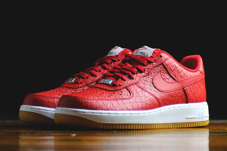 Nike air force 1 gum sole red best sale