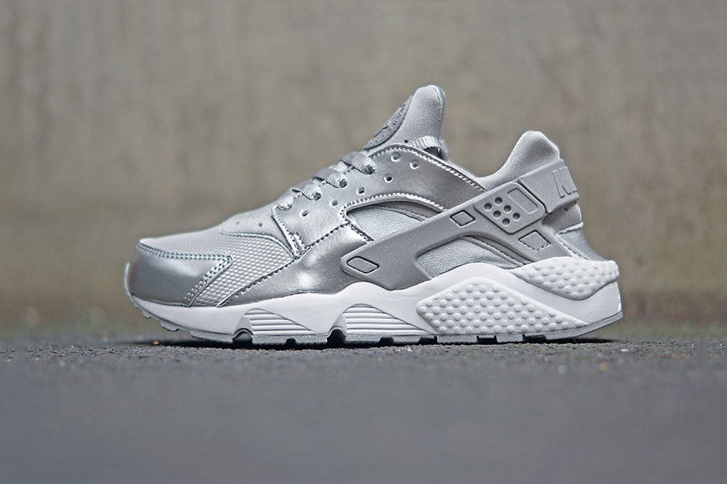 wmns silver toe