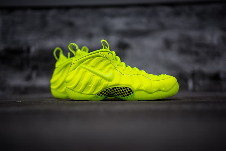mens volt foamposites