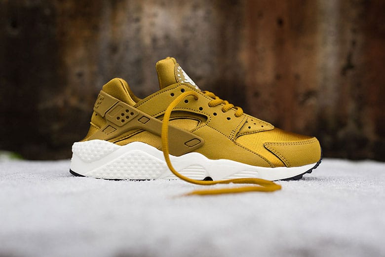 New gold huaraches best sale