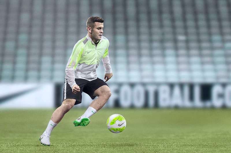 mens nike football training kit